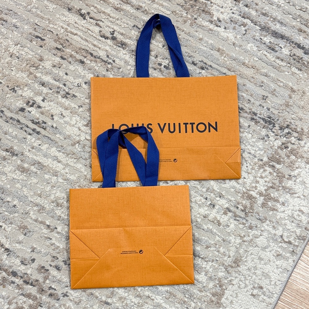 Louis Vuitton gift bags - Picture 3 of 7
